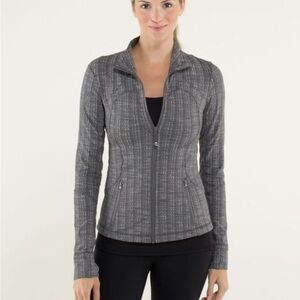 Lululemon define Jacket size small ptp 14